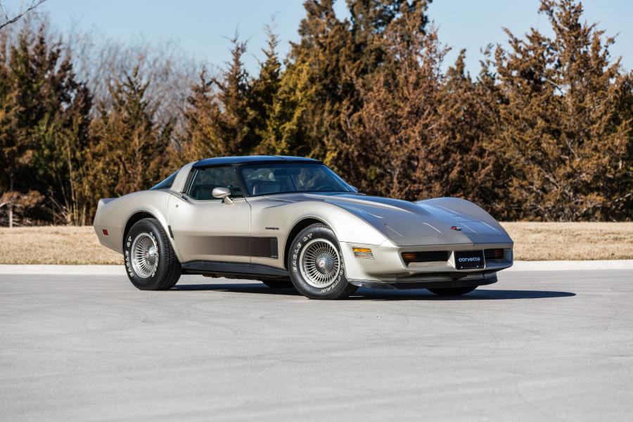  Chevrolet Corvette Collector Edition 1982 года  (фото 9 из 40)